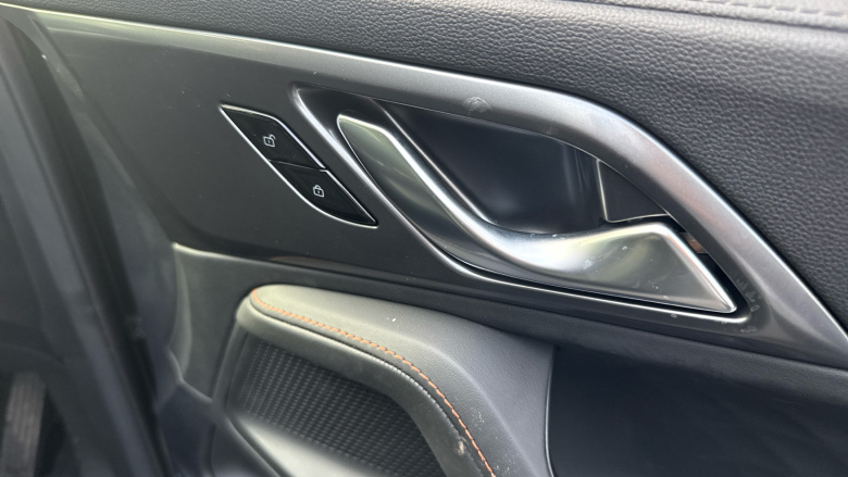 MG HS 1.5 T-GDI Trophy 5dr DCT Petrol Hatchback